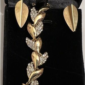 Bracelet and earrings